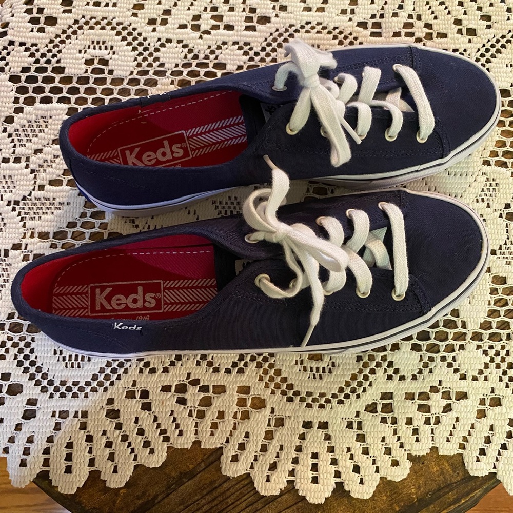 Tennis Shoes